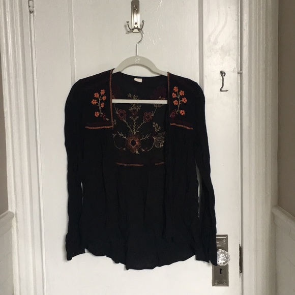 Sweaters - 5 for $25: Embroidered open cardigan
